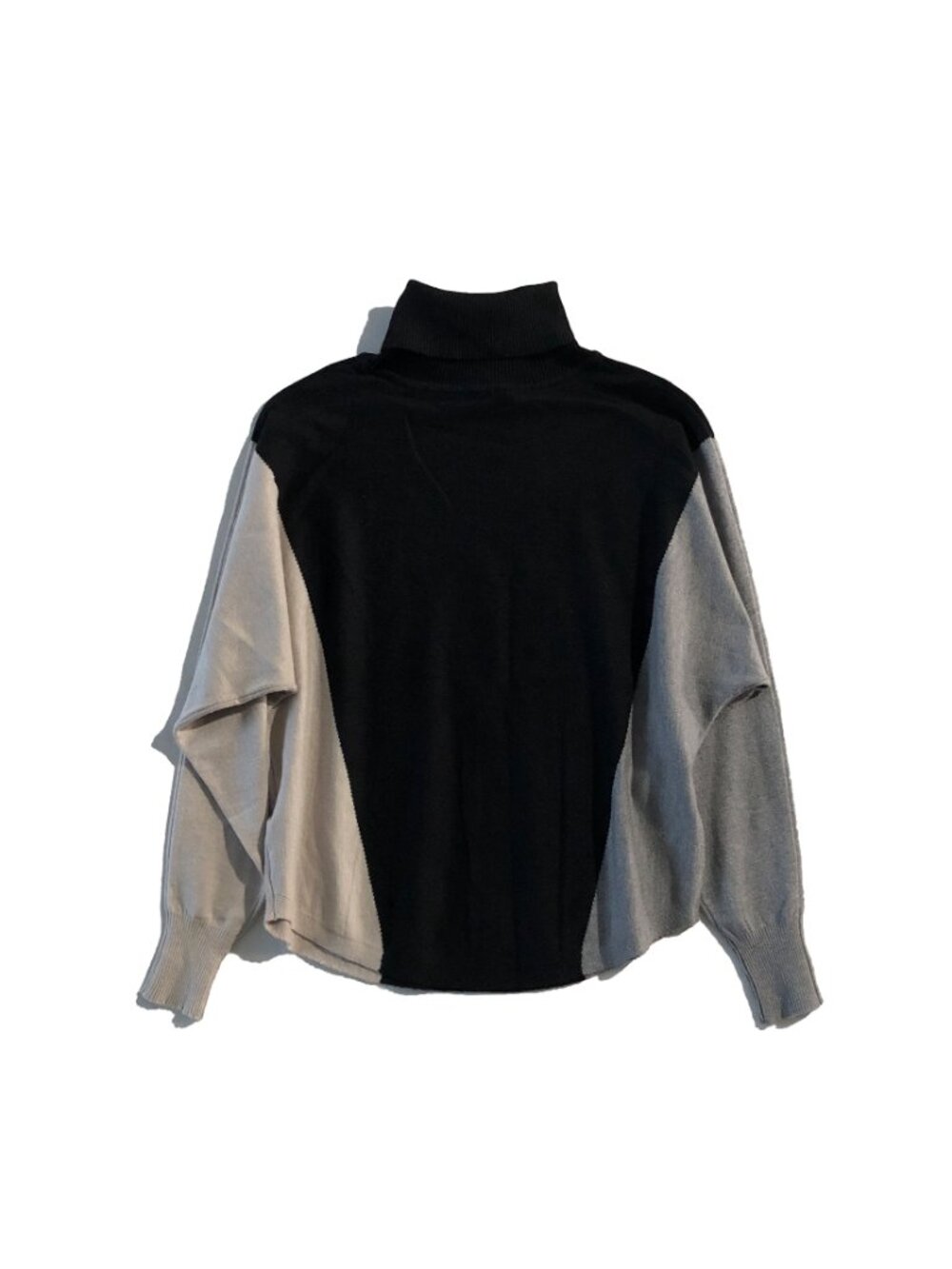 Aaeda Sweater Size M Black Gray Cream Colorblock Batwing Dolman Oversized Sleeve